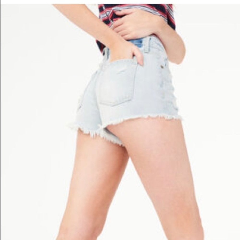 Aeropostal cheeky short
